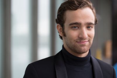 הופמן תאו, בריטון