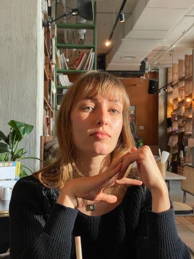 חי אחינועם, רקדנית