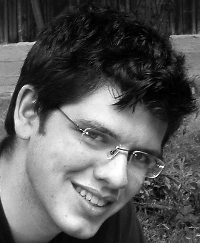 דייויס אנדרו, בריטון