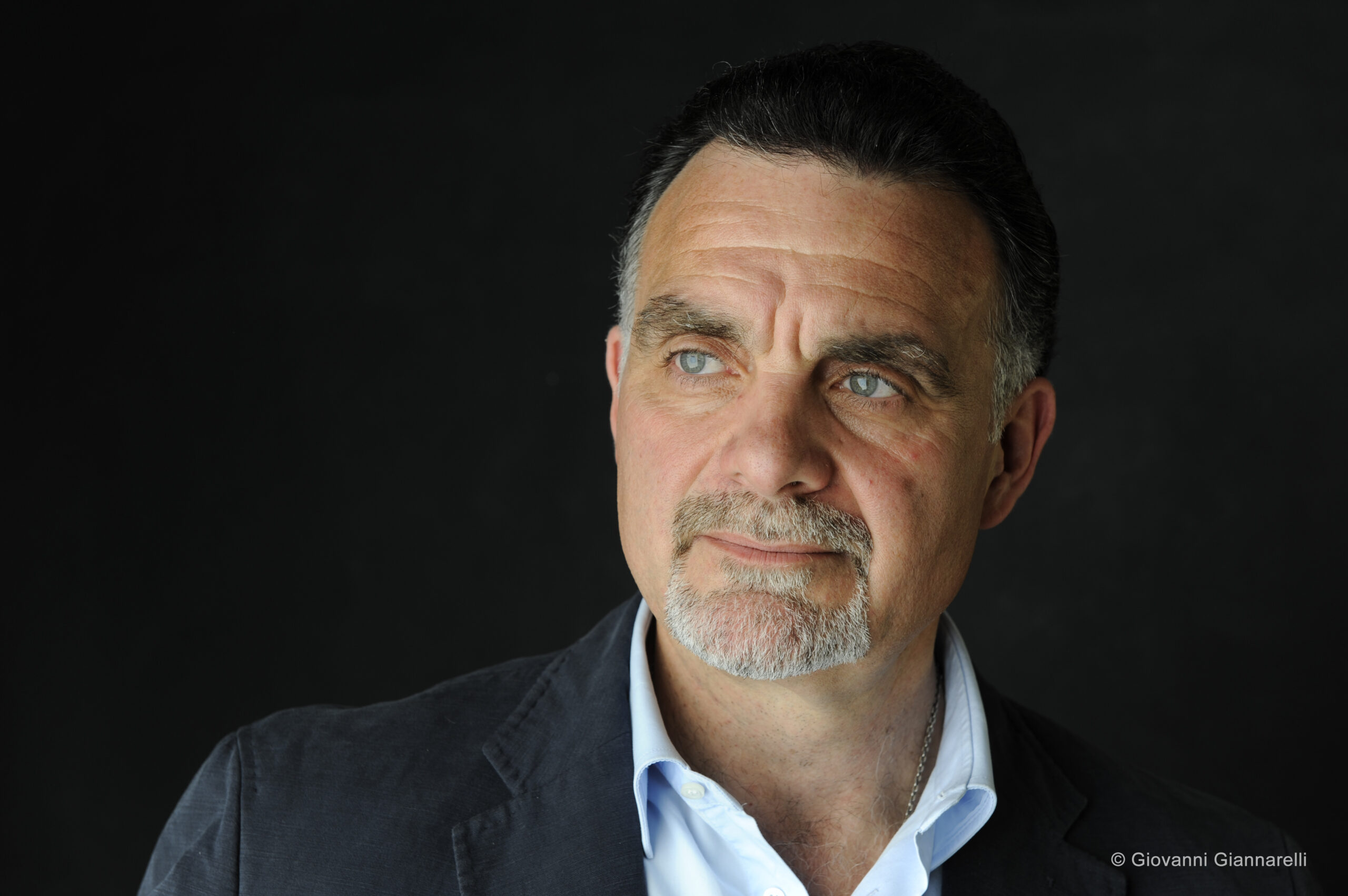 ג'יוזפיני ג'יורג'יו, בס