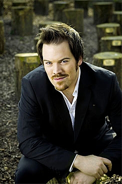 איברסן אודון, בריטון