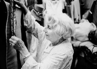 אנני אנה, מעצבת תלבושות