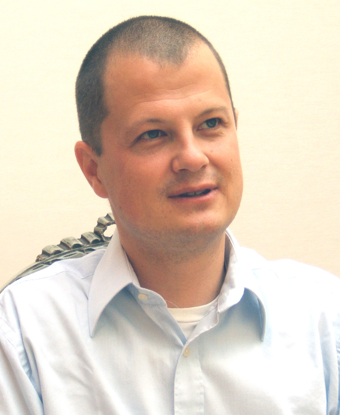 דה לז'ר ניקולא, מעצב תפאורה