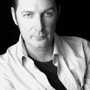 דלקור פטריק, בריטון