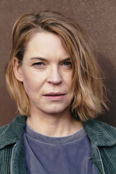 ביאלאס אסתר, מעצבת תפאורה ותלבושות