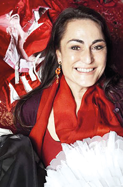 ג'וסי ג'וסטינו, מעצבת תלבושות