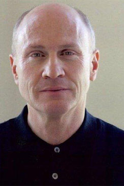 אסאגרוף גרישה, במאי