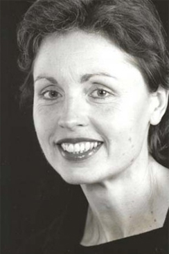 אינס גלאתהאר איזבל, מעצבת