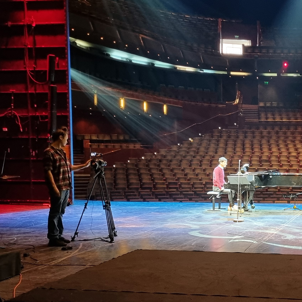 עובדי.ות במה