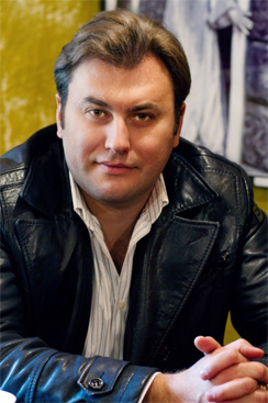 בילי ויטלי, בריטון