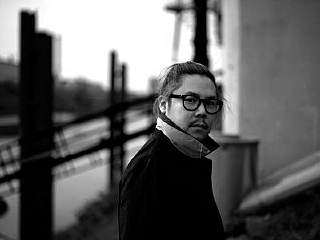 יו הנסונג, בריטון