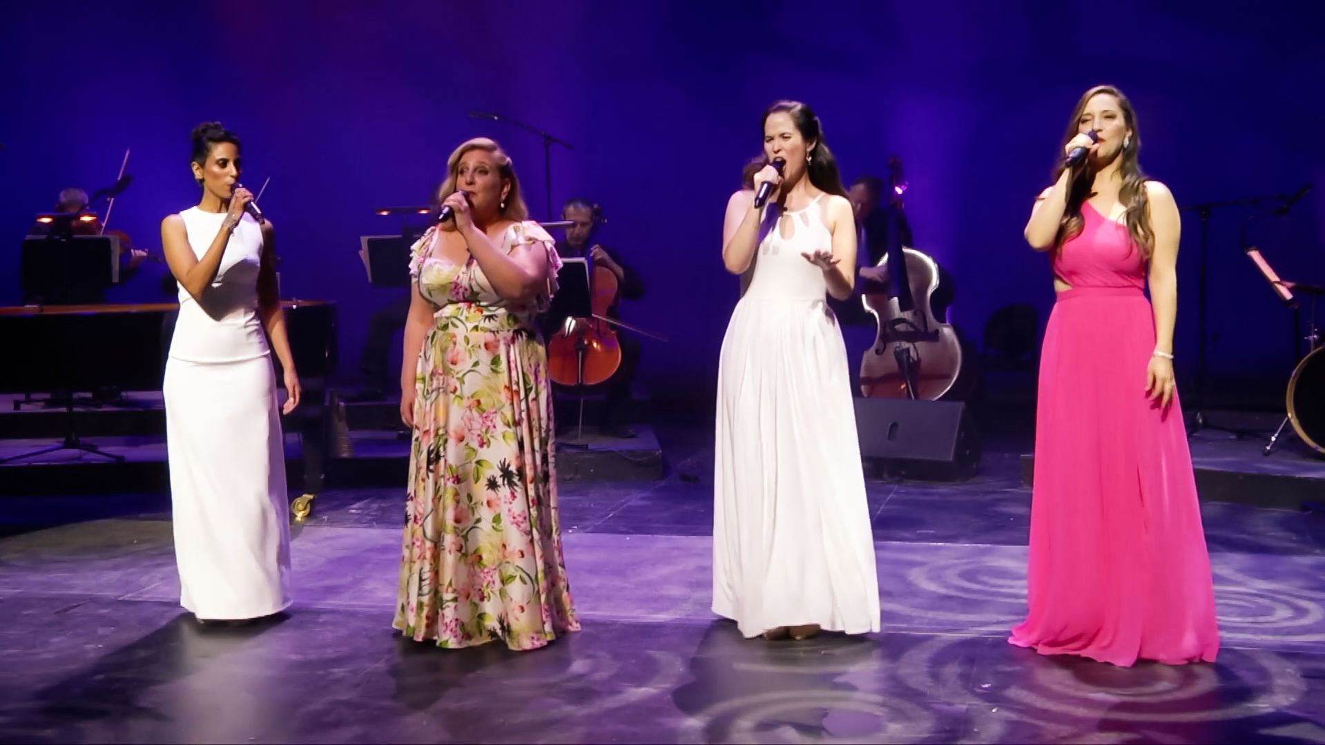 חוגגים שבועות